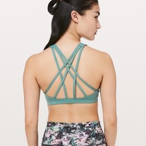 Lululemon Free to be Serene high neck bra